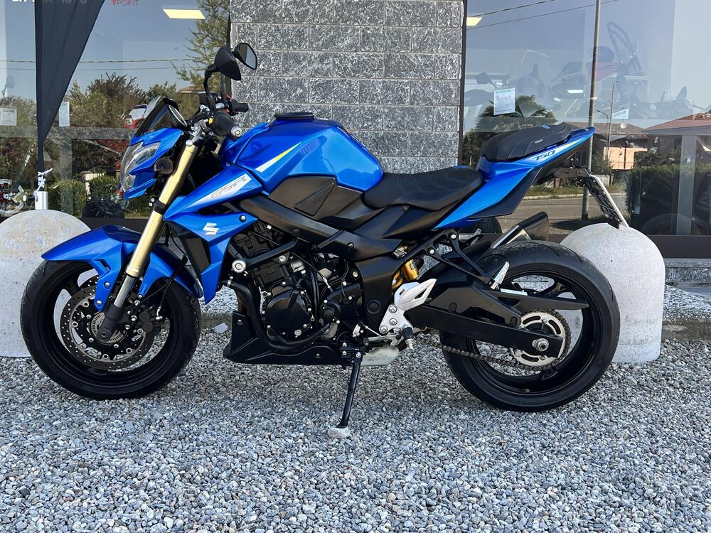 Suzuki GSR 750 ABS (2010 - 17) (4)