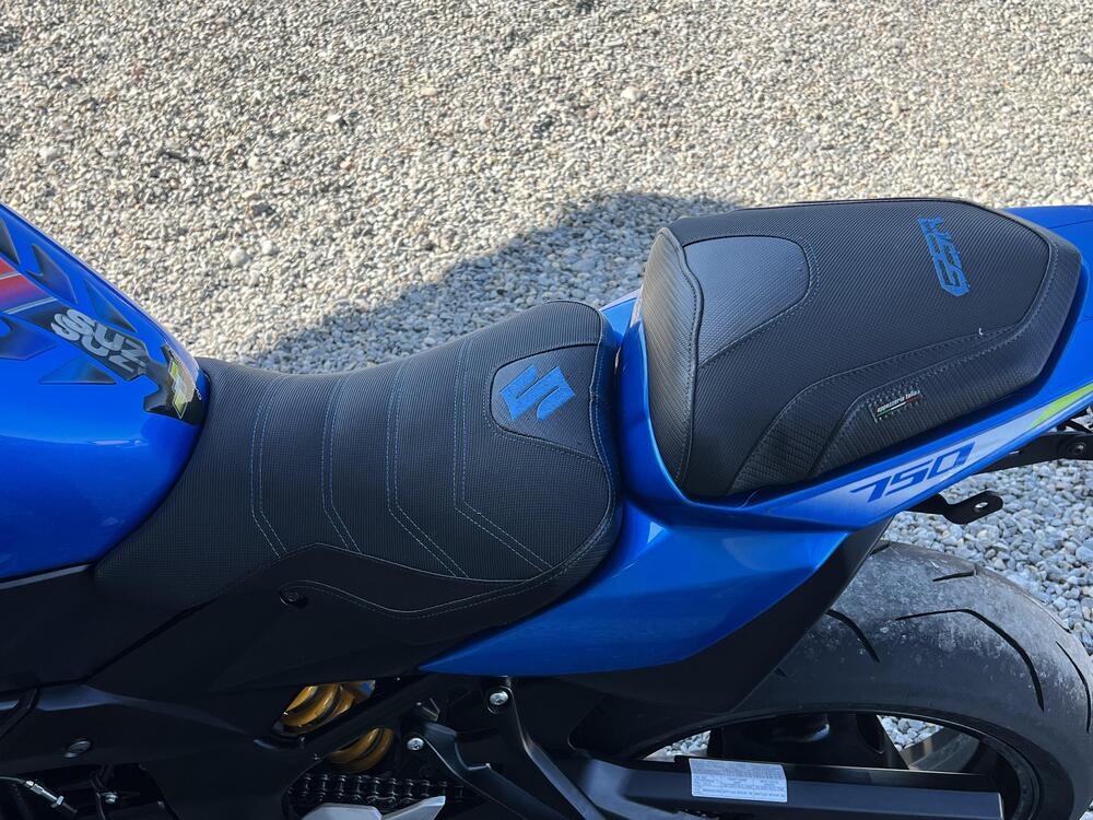 Suzuki GSR 750 ABS (2010 - 17) (8)