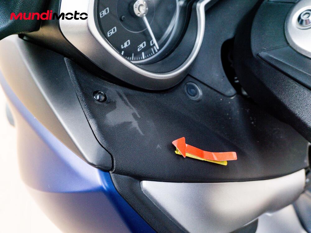 Yamaha X-Max 400 Iron Max ABS (2016) (13)