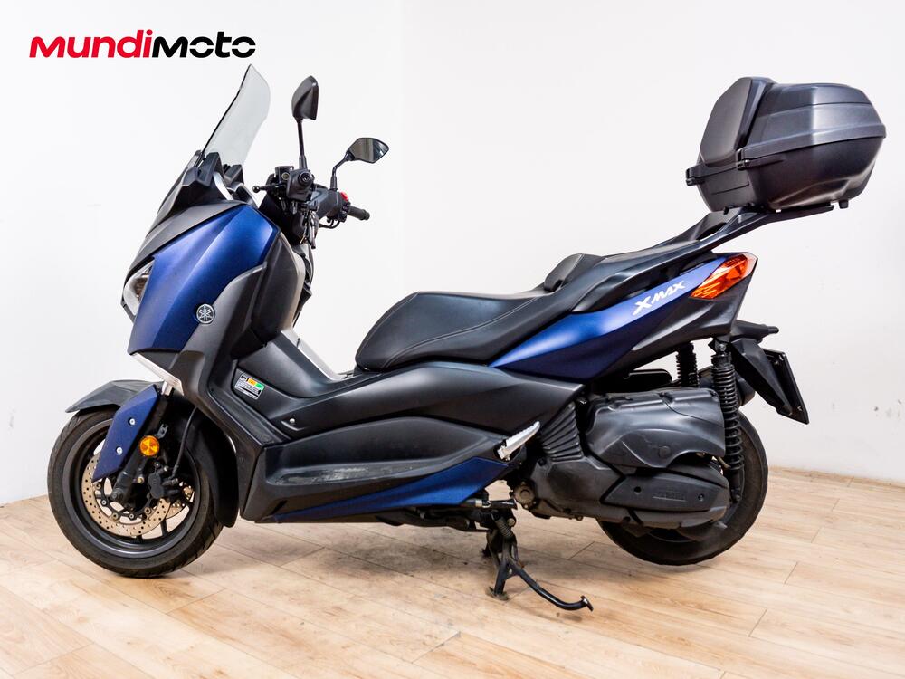 Yamaha X-Max 400 Iron Max ABS (2016) (6)