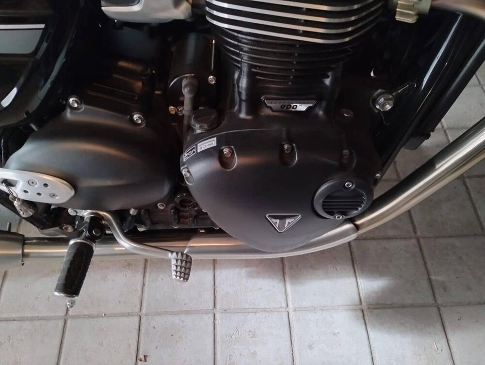 Triumph Street Twin 900 (2021 - 22) (3)