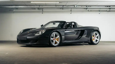 Porsche Carrera GT 2005 all&rsquo;asta RM Sotheby&rsquo;s: l&rsquo;ultima hypercar analogica torna protagonista