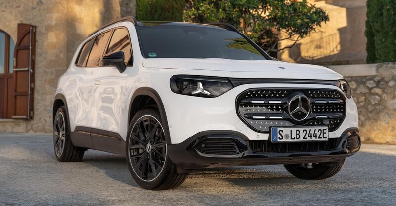 Mercedes GLB sempre pi&ugrave; verso l'elettrificazione: ecco quanto cambia