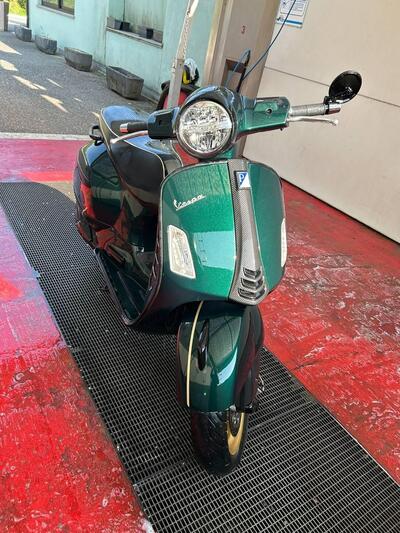 Vespa GTS 300 Super Racing Sixties Hpe (2021 - 22) usata
