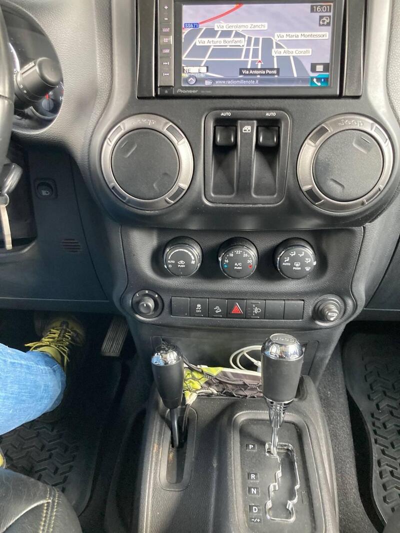 Jeep Wrangler usata a Bergamo (2)