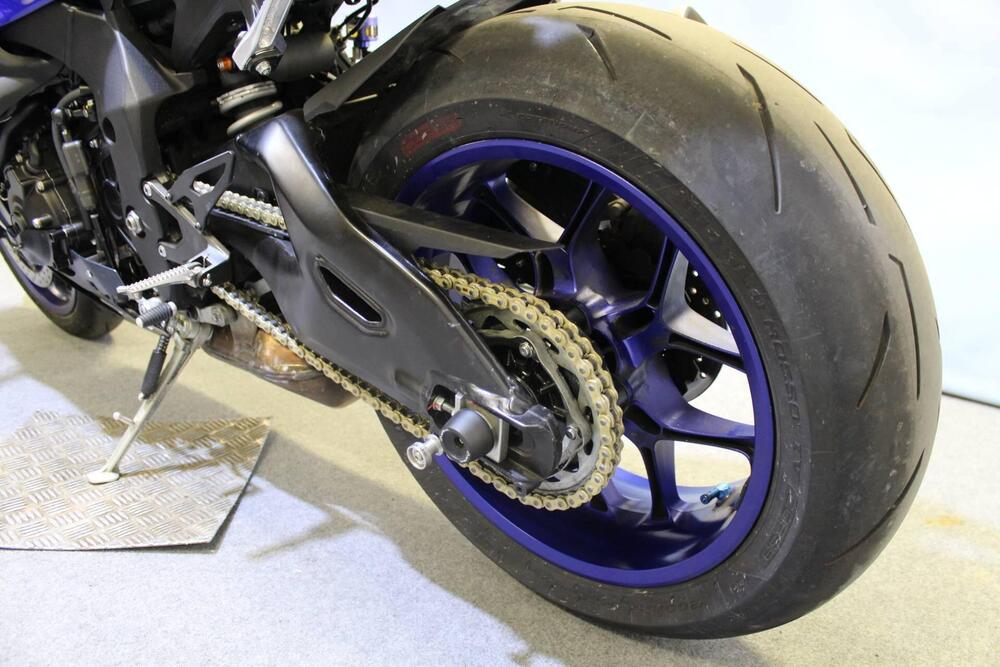Yamaha YZF R1 (2020 - 25) (14)