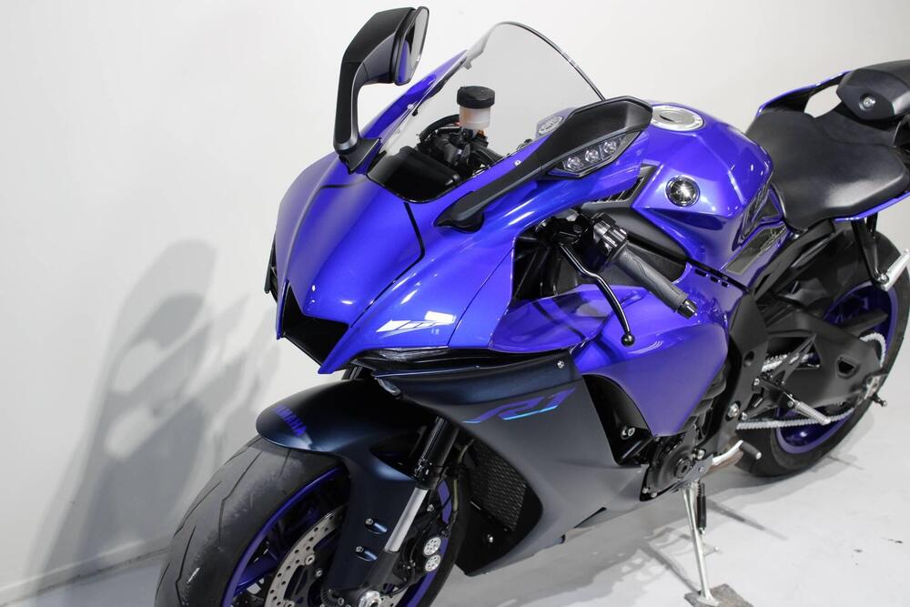 Yamaha YZF R1 (2020 - 25) (9)