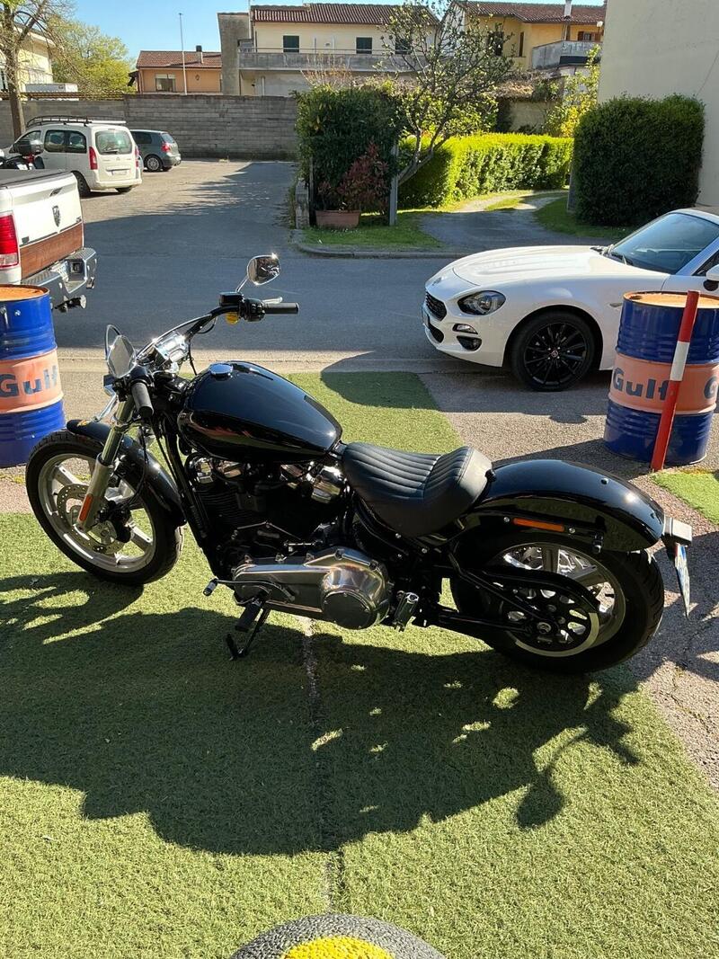 Harley-Davidson Softail Standard (2020) - FXST (3)