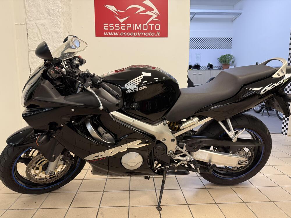 Honda CBR 600 F (2001 - 06) (2)