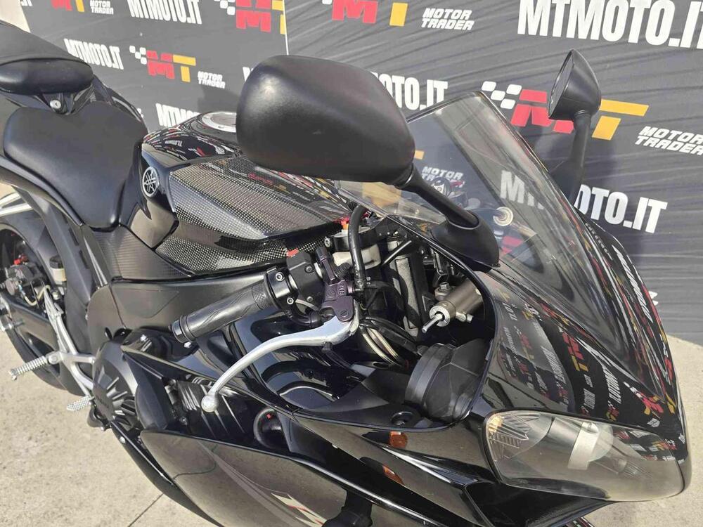 Yamaha YZF R1 (2007 - 08) (19)