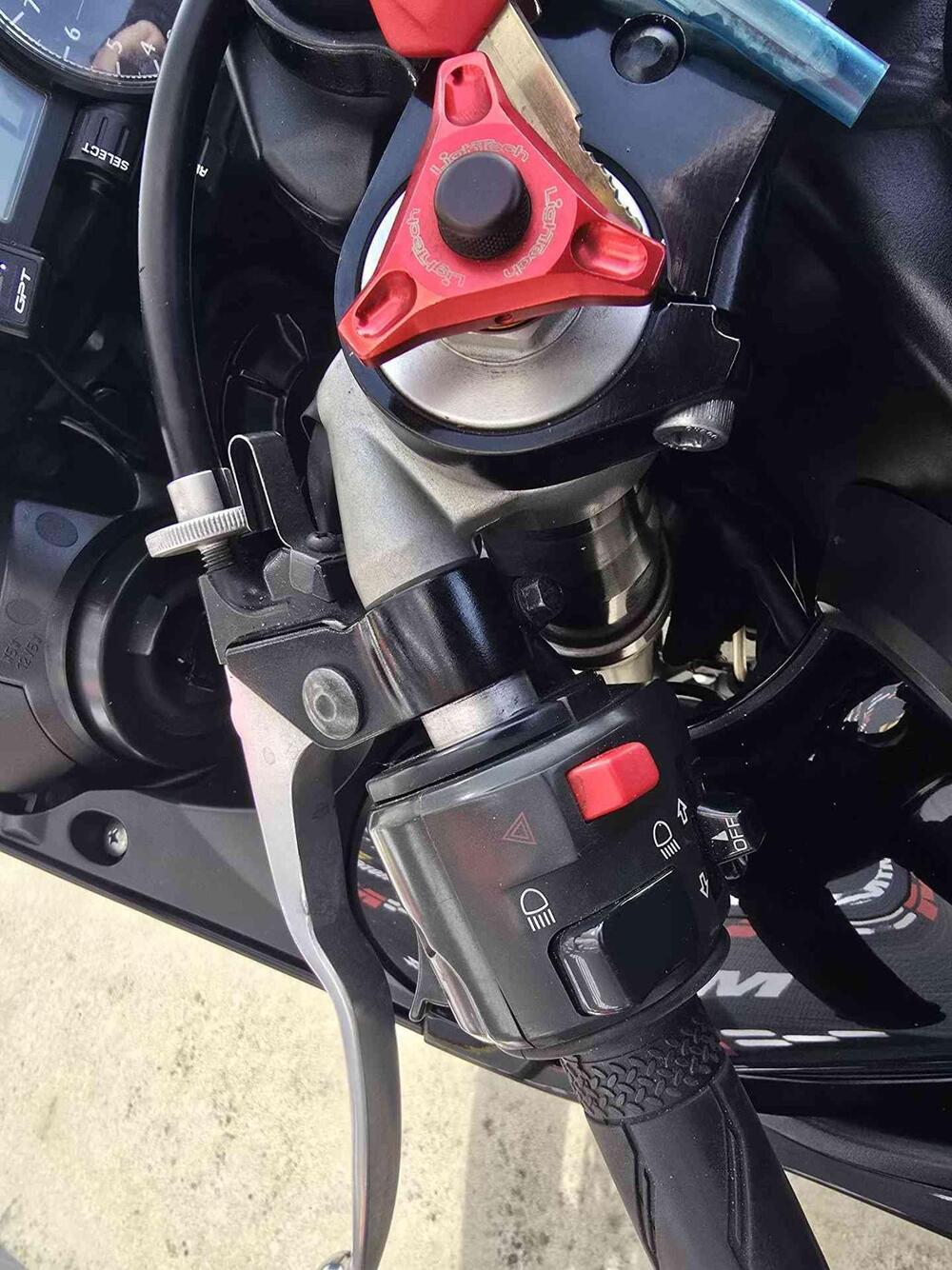 Yamaha YZF R1 (2007 - 08) (27)