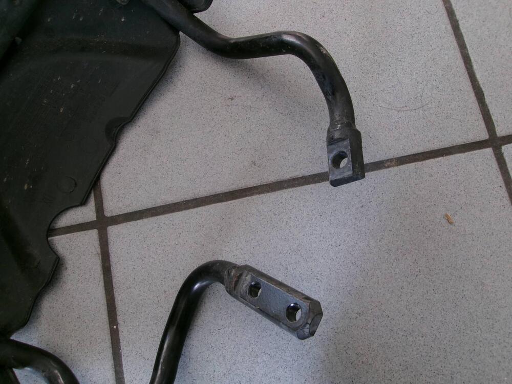 PARAFANGO ANTERIORE DESTRO PIAGGIO MP3 350 SPORT (6)