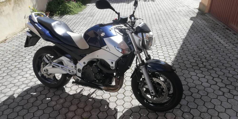 Suzuki GSR 600 (2006 - 11) (2)
