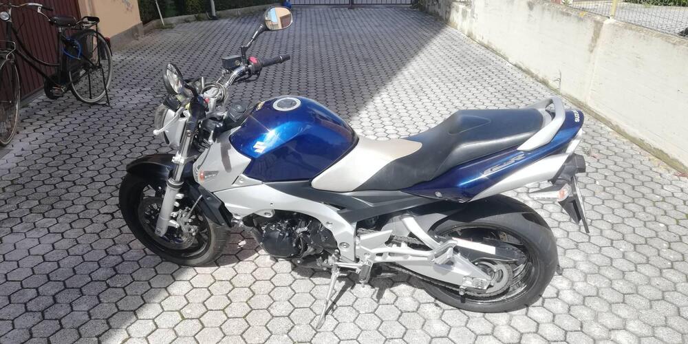 Suzuki GSR 600 (2006 - 11) (4)
