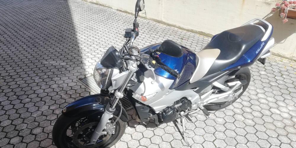 Suzuki GSR 600 (2006 - 11) (7)