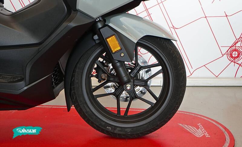 Honda Forza 350 (2025 - 26) (7)