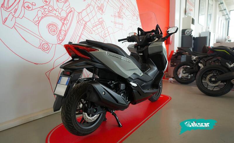 Honda Forza 350 (2025 - 26) (4)