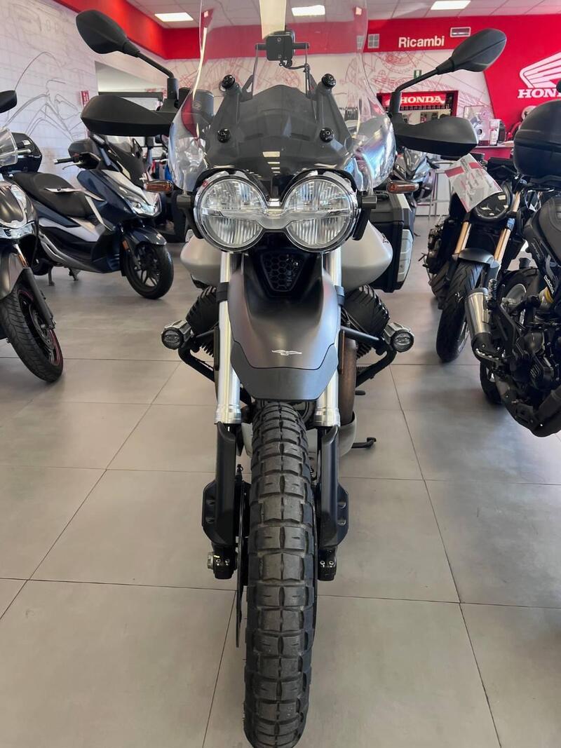 Moto Guzzi V85 TT (2021 - 23) (2)