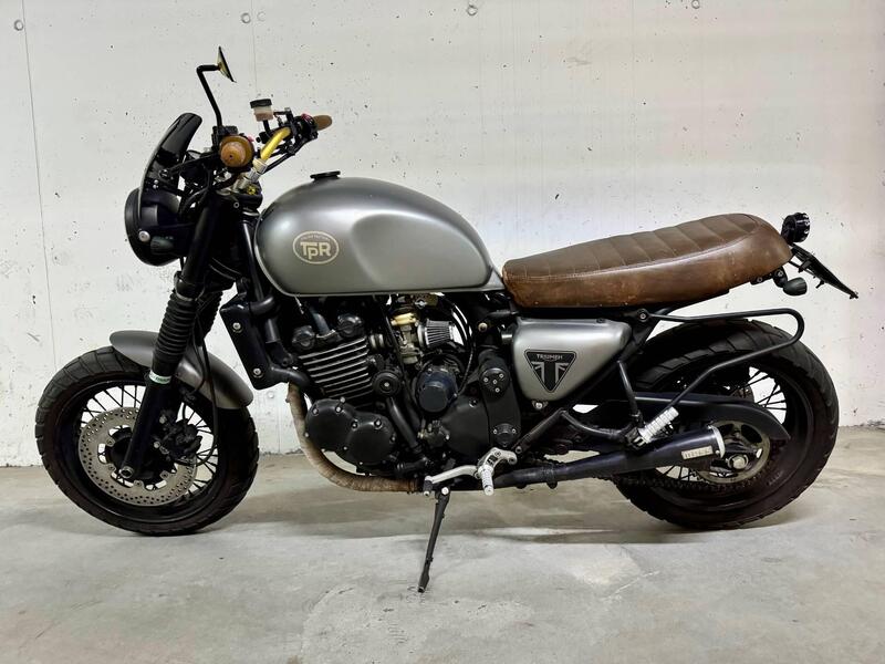 Triumph Bonneville T100 (2001 - 07) (2)