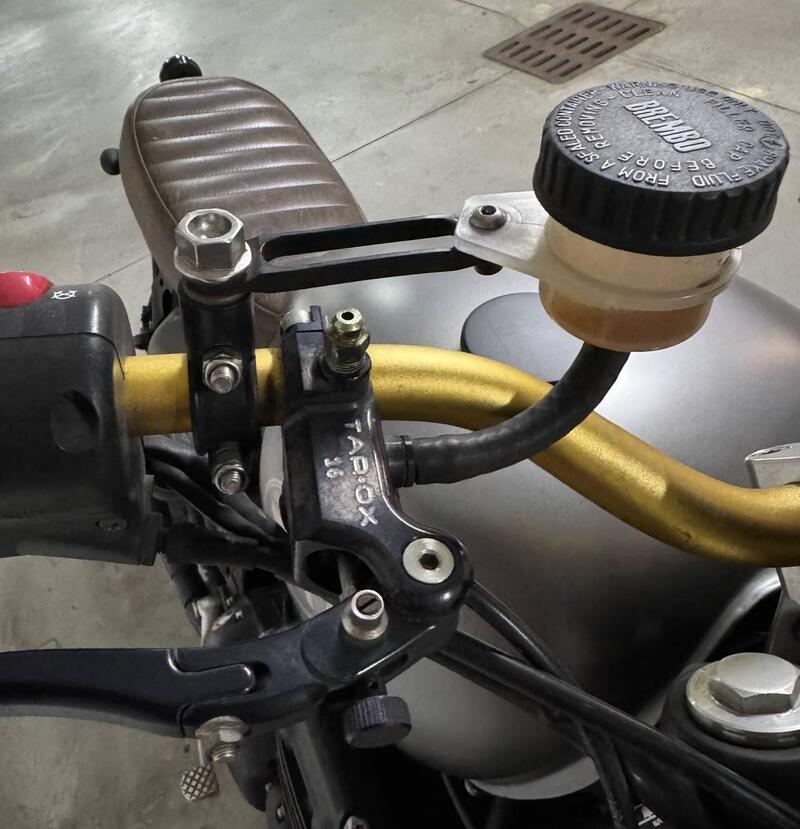 Triumph Bonneville T100 (2001 - 07) (13)