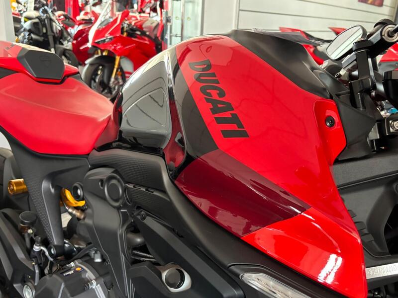 Ducati Monster 937 SP (2023 - 25) (4)