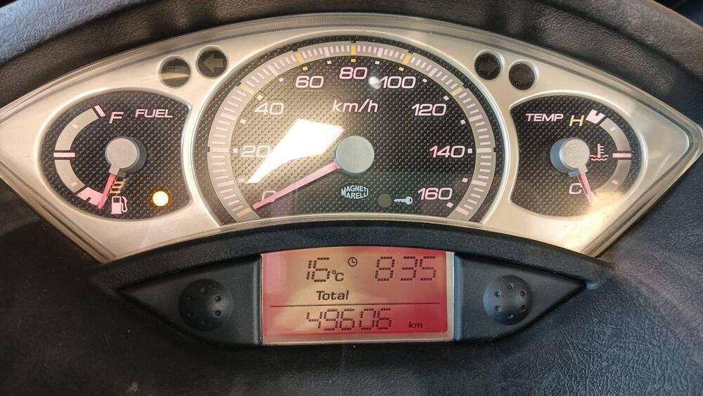 Yamaha X-Max 250 (2007 - 09) (6)