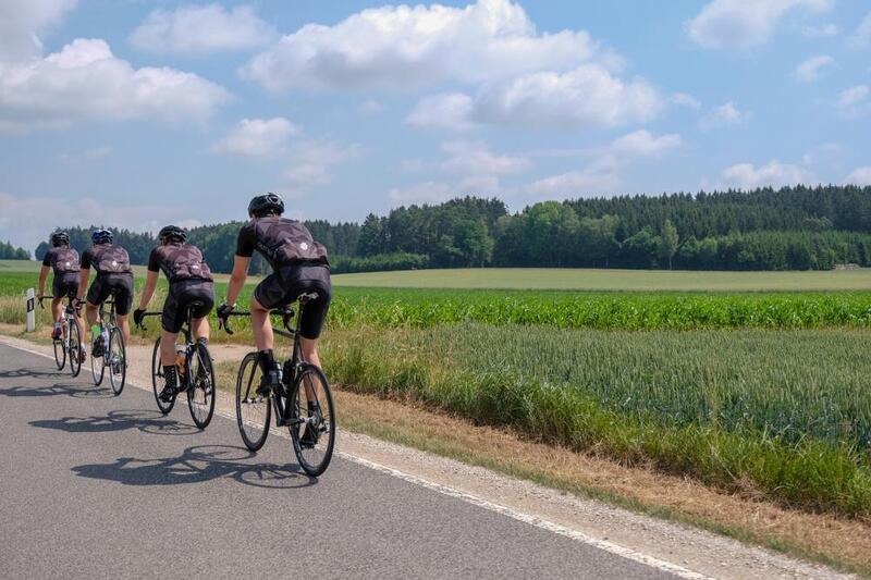 Treviglio, dramma sulle strade: ubriaco falcia ciclisti, un morto e due feriti gravi