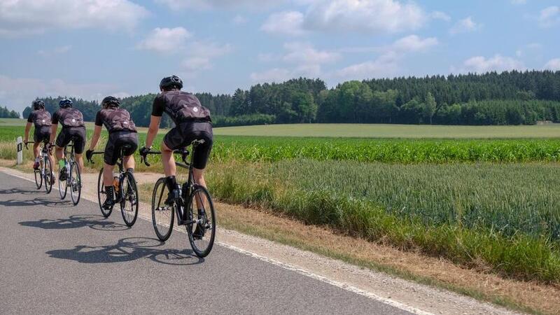 Treviglio, dramma sulle strade: ubriaco falcia ciclisti, un morto e due feriti gravi