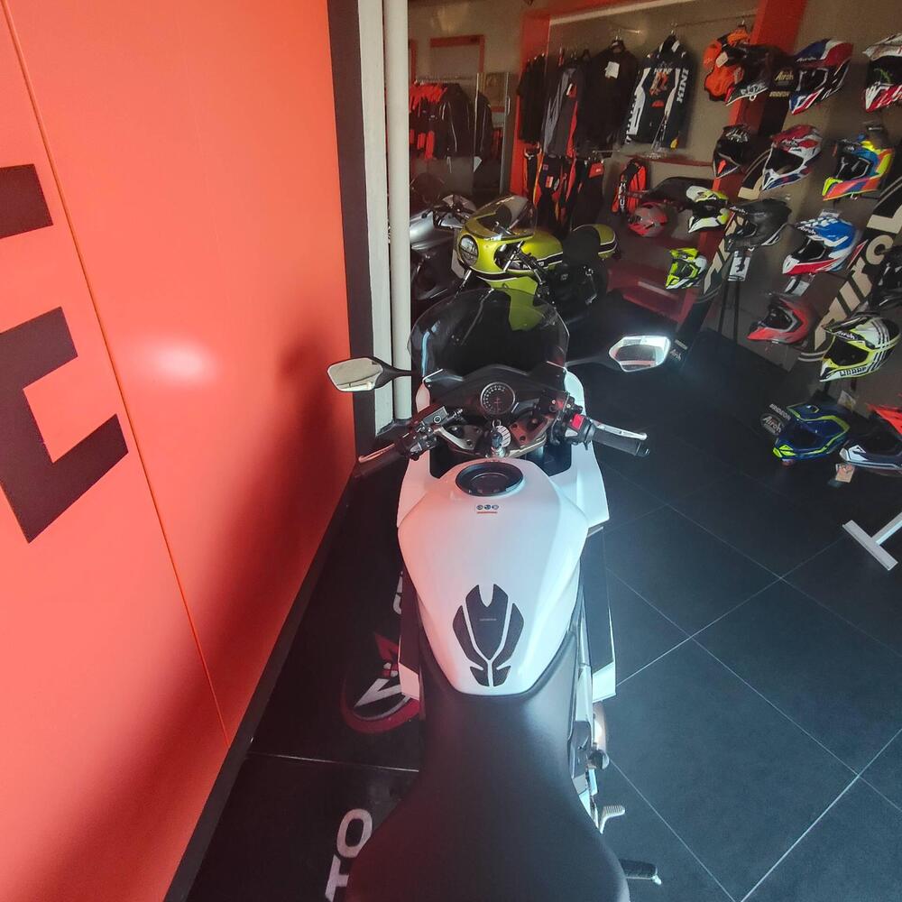 Honda VFR 800 F (2014 - 16) (3)