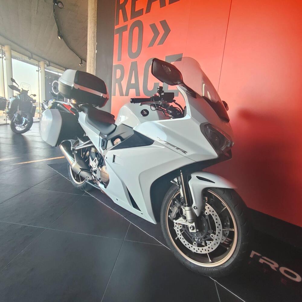 Honda VFR 800 F (2014 - 16) (6)