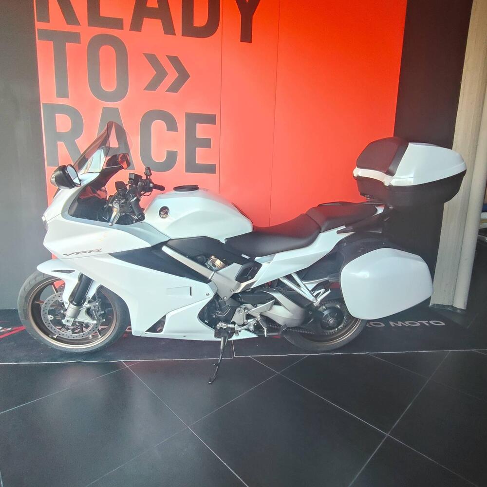 Honda VFR 800 F (2014 - 16) (8)
