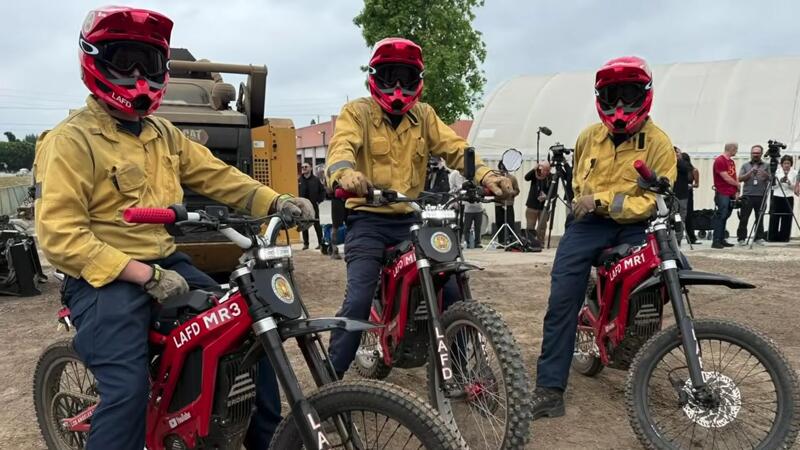 Perch&eacute; i pompieri di Los Angeles hanno scelto le moto elettriche per i soccorsi