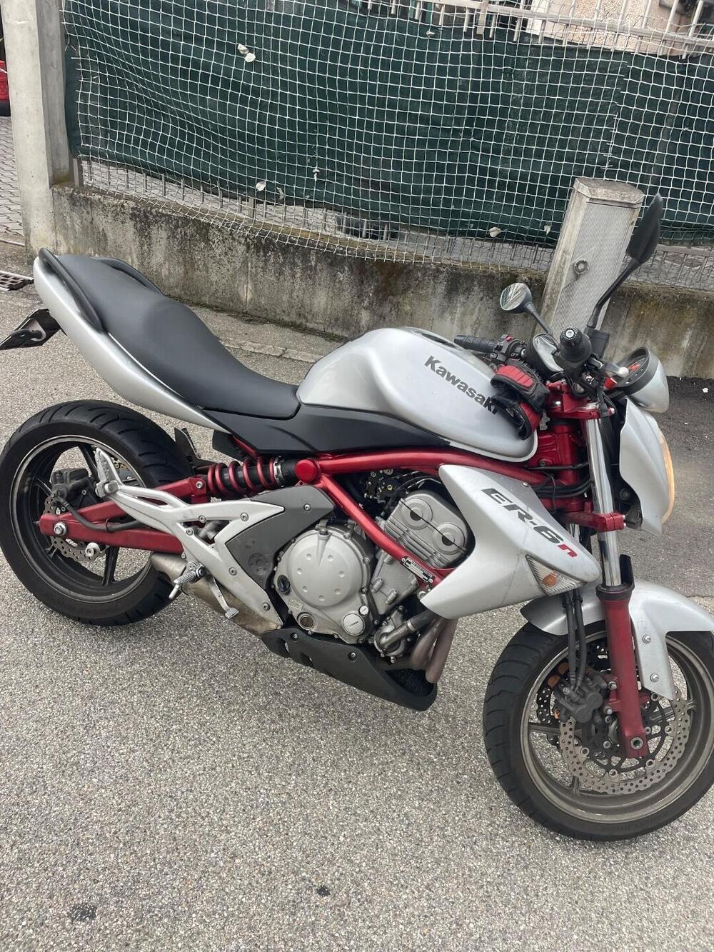 Kawasaki ER-6N (2005 - 08)