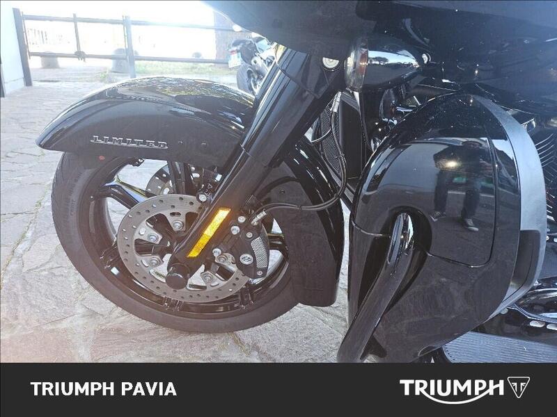 Harley-Davidson 114 Road Glide Ultra (2019) - FLTRXU (23)