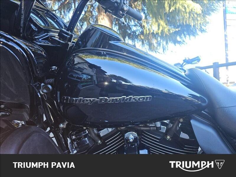 Harley-Davidson 114 Road Glide Ultra (2019) - FLTRXU (19)