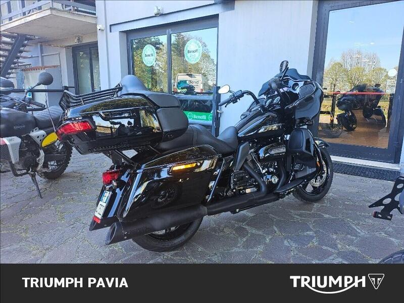 Harley-Davidson 114 Road Glide Ultra (2019) - FLTRXU (7)