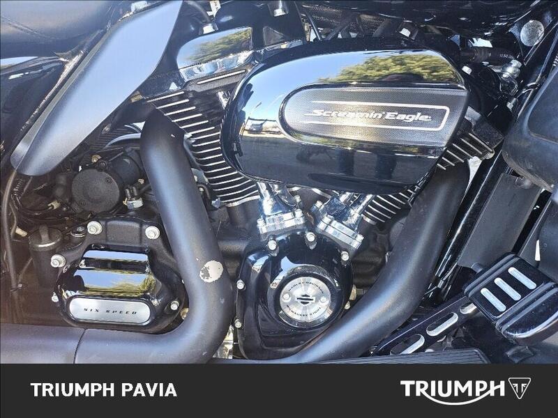 Harley-Davidson 114 Road Glide Ultra (2019) - FLTRXU (28)