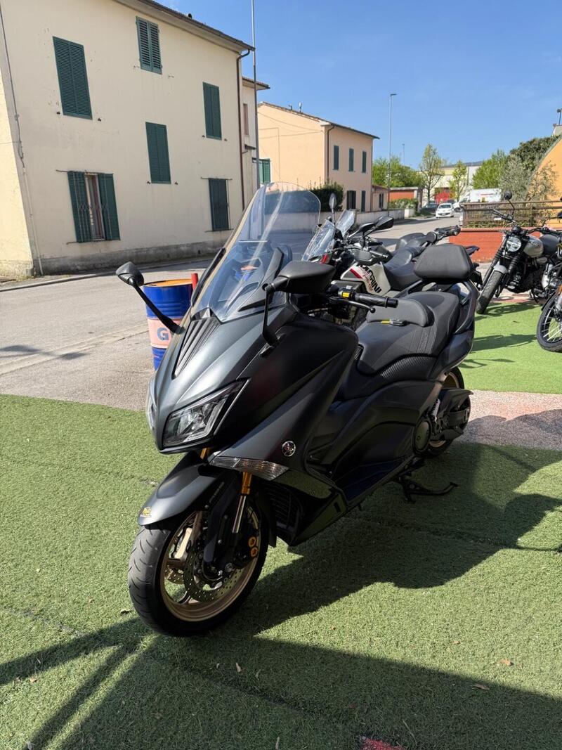 Yamaha T-Max 530 Iron Max (2014 - 17) (2)