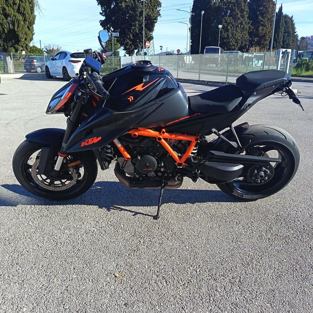KTM 1290 Super Duke R (2021) (5)