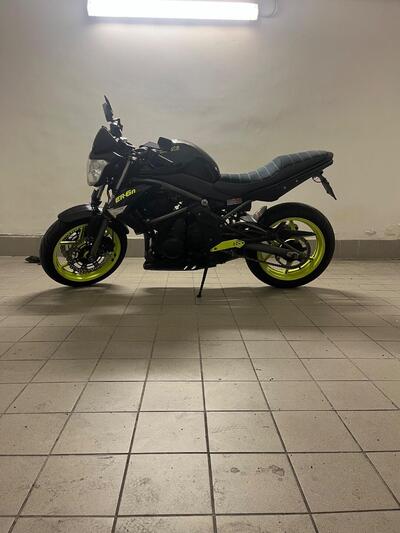 Kawasaki ER-6N (2006 - 09) usata