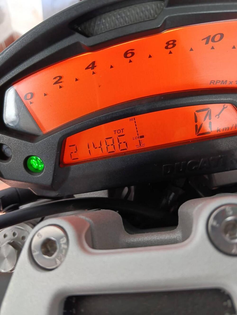 Ducati Monster 696 (2008 - 13) (4)