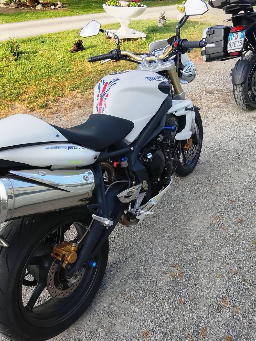 Triumph Street Triple (2007 - 12) (2)