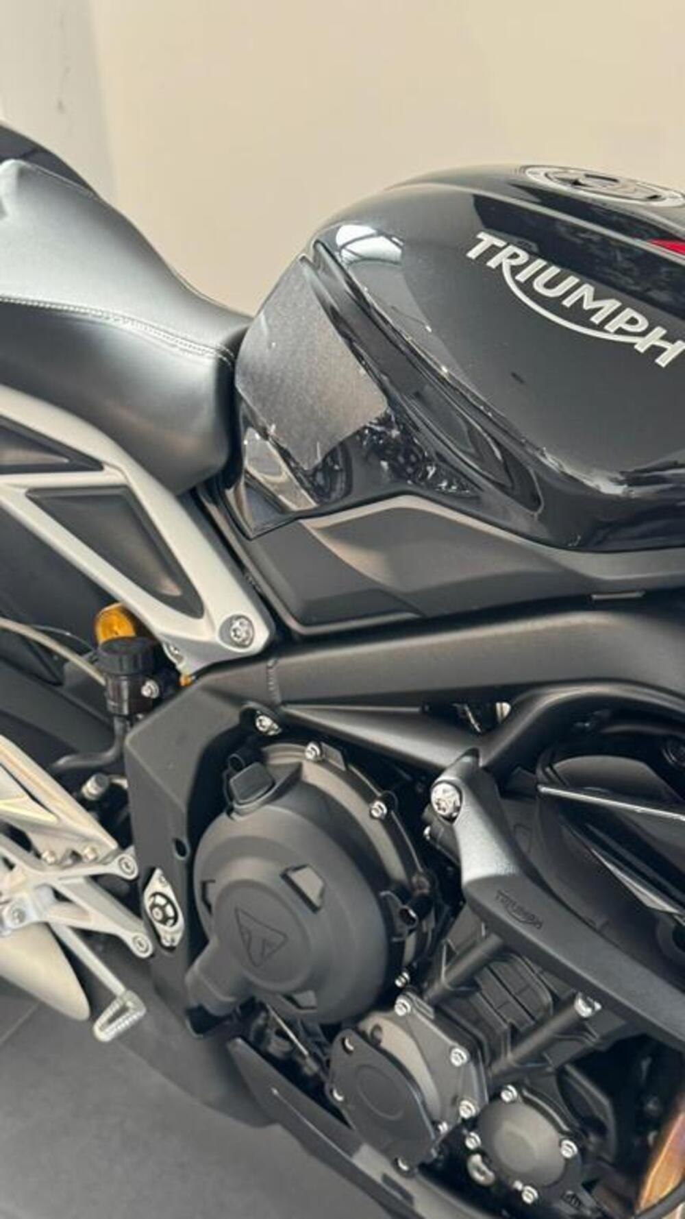 Triumph Street Triple RS (2017 - 19) (3)