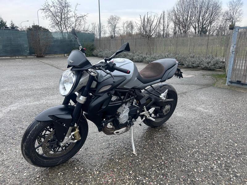 MV Agusta Brutale 675 EAS ABS (2011 - 16) (4)