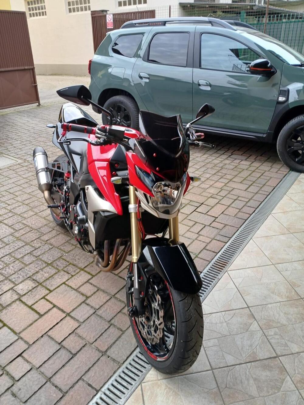 Suzuki GSR 750 (2010 - 15) (2)