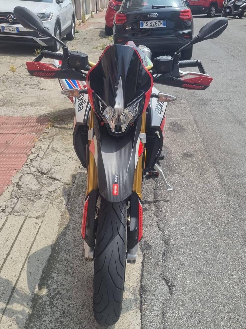 Aprilia Dorsoduro 900 (2017 - 20) (2)