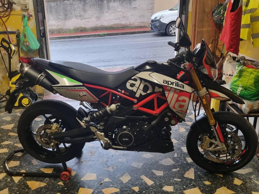 Aprilia Dorsoduro 900 (2017 - 20) (4)