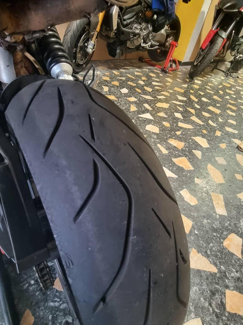 Aprilia Dorsoduro 900 (2017 - 20) (8)