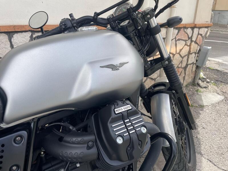 Moto Guzzi V7 III Rough (2018 - 20) (6)