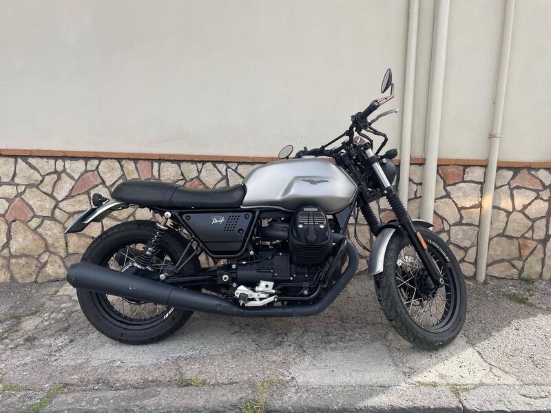 Moto Guzzi V7 III Rough (2018 - 20) (7)